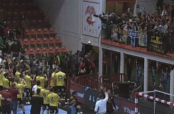 Standing ovation από τους φίλους της Νιμ για την ΑΕΚΑΡΑ