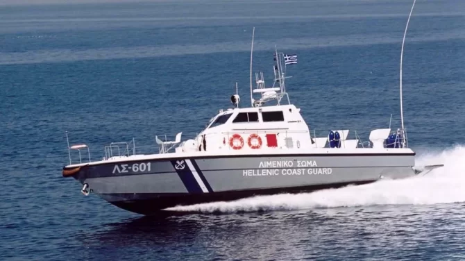 Ηράκλειο: Ψαράδες «χτυπήθηκαν» από μεγάλο κύμα – Ένας νεκρός και 2 στο νοσοκομείο