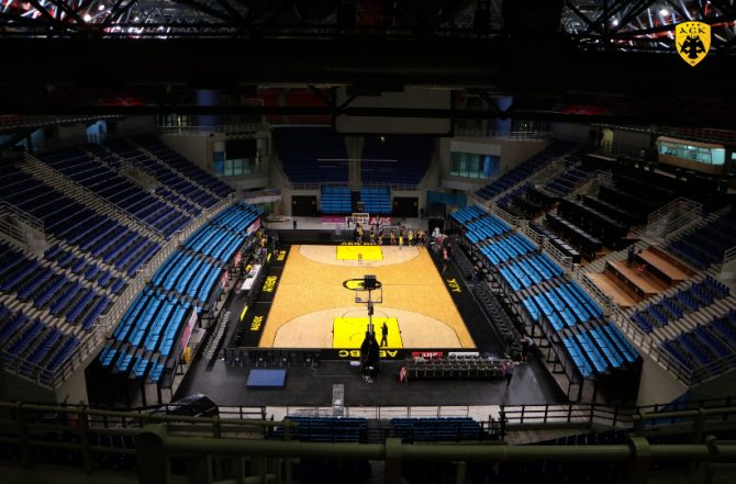 Όλα έτοιμα για την πρεμιέρα της Βασίλισσας στο παλάτι της (ΦΩΤΟ) Όλα έτοιμα για την πρεμιέρα της Βασίλισσας στο παλάτι της (ΦΩΤΟ)