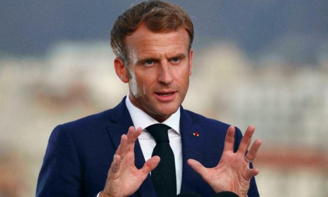 Σε εξέλιξη τηλεφωνική επικοινωνία Μακρόν – Πούτιν