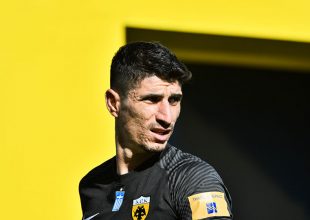 Μάνταλος σε Σιμόες: «Αρχηγός της ομάδας για σήμερα είσαι εσύ»