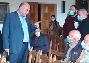 Ένταση με Μπέο στο δημαρχείο Βόλου: «Θα είναι η πρώτη φορά που θα γίνετε μαύροι στο ξύλο»