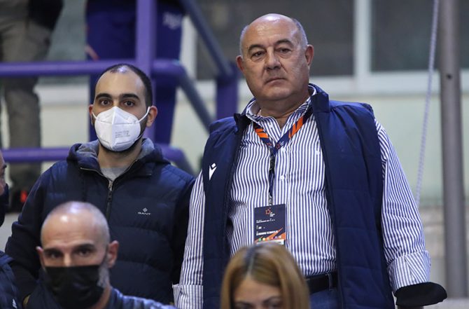Παπασταμάτης: «Η χειρότερη δυνατή διαιτησία»