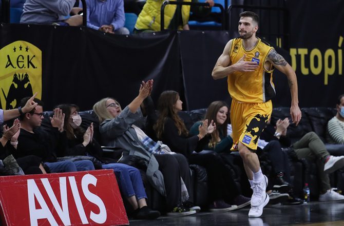 Και με μισό πόντο…