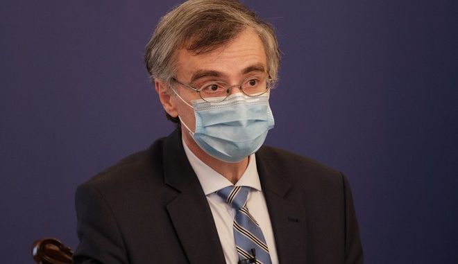 Τσιόδρας: Αποφύγαμε 8.400 θανάτους και 5.560 εισαγωγές σε ΜΕΘ χάρη στους εμβολιασμούς