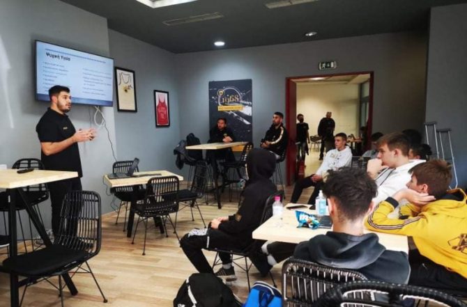 Συνάντηση γνωριμίας με τον Βερουδάκη είχαν οι παίκτες της AEK BC Academy (pics)