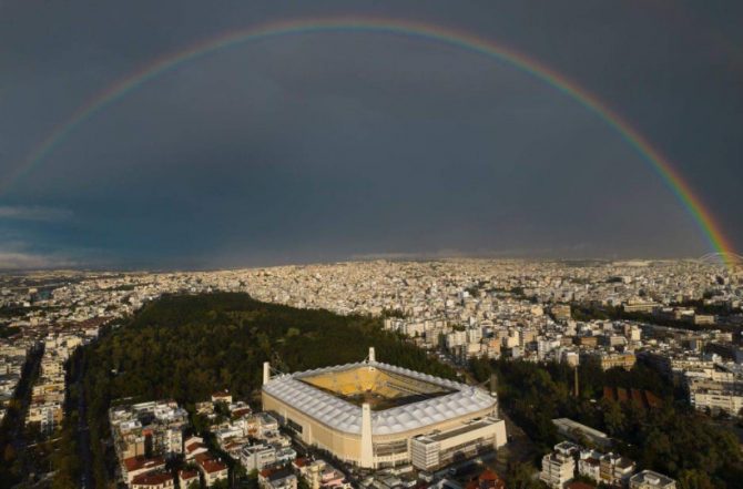 Εντυπωσιακό ουράνιο τόξο δεσπόζει πάνω από την Αγιά Σοφιά (ΦΩΤΟ)