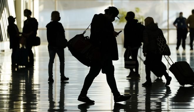 Μετάλλαξη Όμικρον – ΥΠΑ: Πώς θα εισέρχονται στην Ελλάδα ταξιδιώτες από τη Ν. Αφρική