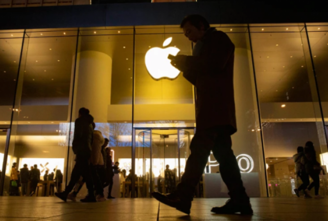 Η Apple «κουρεύει» την παραγωγή του iPad για τα «μάτια» του iPhone 13