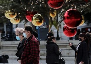 Παυλάκης: 100 θάνατοι τη μέρα αν δεν πάρουμε μέτρα – Ρεβεγιόν για εμβολιασμένους και με rapid test