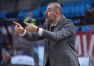 Δέδας: «Θέλουμε τον κόσμο στο πλευρό μας, ψάχνουμε μια μεγάλη νίκη»