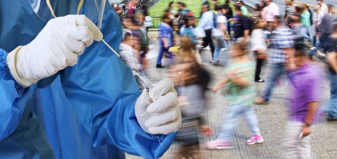 Νέα μέτρα: Με πολλούς ελέγχους και ουρές στα φαρμακεία για ένα rapid η πρώτη νύχτα εφαρμογής τους