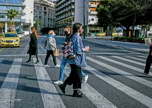 Ανέβηκαν στους 594 οι διασωληνωμένοι, 69 θάνατοι, 5.991 τα νέα κρούσματα