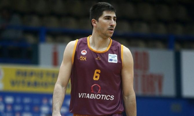 Χειρουργείο και 6-8 εβδομάδες εκτός ο Μωραΐτης