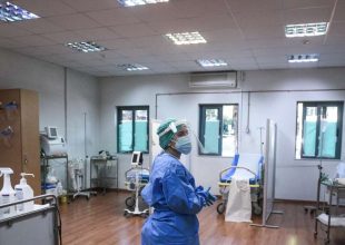 Γιάννης Οικονόμου: «Τη Δευτέρα θα προχωρήσουμε στην επίταξη ιδιωτών γιατρών»