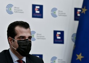 Πλεύρης: «Όσοι είδαμε την εικόνα στο ΟΑΚΑ δεν χαρήκαμε – Είναι κρίμα να τιμωρηθεί η πλειοψηφία»