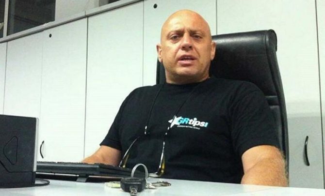 Ραπτόπουλος: «Τον έδειρα γιατί με είπε κερατά και προσέβαλε τη γυναίκα μου» Ραπτόπουλος: «Τον έδειρα γιατί με είπε κερατά και προσέβαλε τη γυναίκα μου»