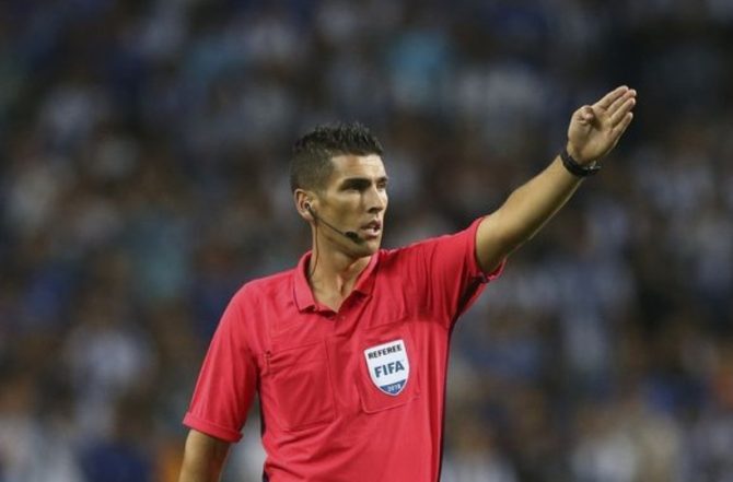 Έχει… ερυθρόλευκο παρελθόν ο Βερίσιμο που θα σφυρίξει στο ντέρμπι (vid)