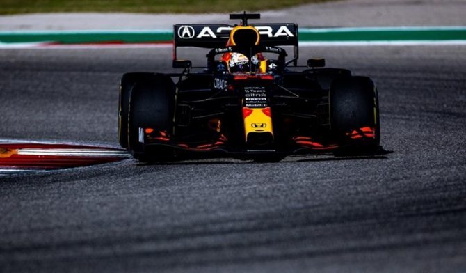 Σε απολογία οι Φερστάπεν και Χάμιλτον – Κίνδυνος για καμπάνες Σε απολογία οι Φερστάπεν και Χάμιλτον – Κίνδυνος για καμπάνες