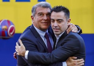 Εποχή Τσάβι στην Μπαρσελόνα – Παρουσιάστηκε μπροστά σε 30.000 φίλους της ομάδας στο Κάμπ Νου