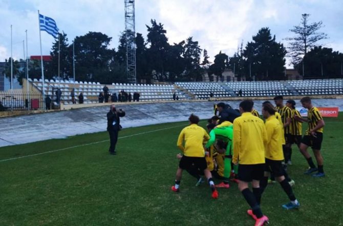 Πανηγύρισαν με την ψυχή τους οι παίκτες της ΑΕΚ Β’ (ΦΩΤΟ)