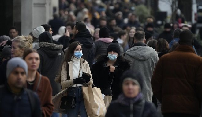 Μετάλλαξη Ομικρον: Οσα γνωρίζουμε για τη νέα πιο μεταδοτική υποπαραλλαγή