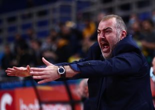 Δέδας σε Ανγκόλα: «Αν θες να βγάλεις χρήματα από το μπάσκετ, θα κάνεις αυτό που σου λέω»