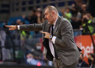 Δέδας: «Παίξαμε δυνατά, κερδίσαμε δίκαια και τώρα έχουμε κρίσιμο Δεκέμβρη»