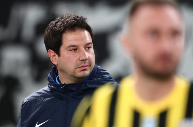Γιαννίκης: «Η ΑΕΚ πάει για να κερδίσει τον Ολυμπιακό»