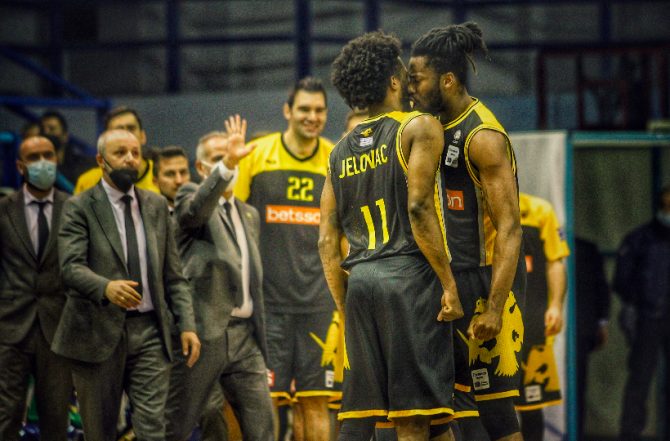 Μαθαίνει τον αντίπαλο της για το F-4 η Βασίλισσα Μαθαίνει τον αντίπαλο της για το F-4 η Βασίλισσα