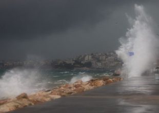 Καιρός: “Συναγερμός” για το κύμα κακοκαιρίας – Οδηγίες από την Πολιτική Προστασία