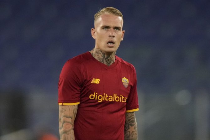 Κάρσντορπ: “Ο Μουρίνιο με κάνει καλύτερο, έβγαινα και έπινα πριν από εκείνον”