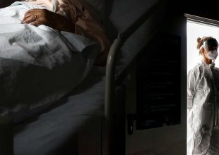 Παυλάκης: «Ερχεται τσουνάμι θανάτων – Lockdown τώρα, θα καταρρεύσουν τα νοσοκομεία»