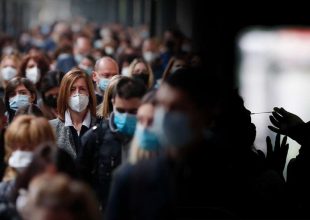 Μετάλλαξη Ομικρον: Ζευγάρι Ελλήνων τα δύο νέα κρούσματα στην Αθήνα – Τα συμπτώματα