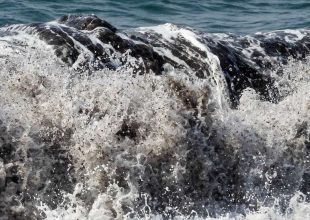 Καιρός: Ερχονται κύματα 6 μέτρων στον Σαρωνικό – Προειδοποίηση για θυελλώδεις ανέμους