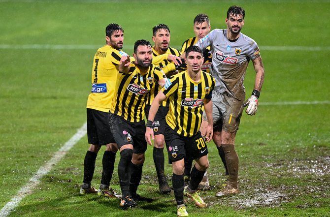Εξετάσεις ο Τζαβέλλας – Δύσκολα με Ολυμπιακό και ο Σιμόες