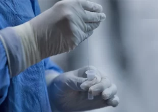 Κορωνοϊός: Το φράγμα των 30.000 κρουσμάτων «πολιορκεί» σήμερα η Omicron