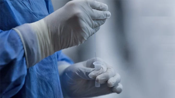 Κορωνοϊός: Το φράγμα των 30.000 κρουσμάτων «πολιορκεί» σήμερα η Omicron Κορωνοϊός: Το φράγμα των 30.000 κρουσμάτων «πολιορκεί» σήμερα η Omicron