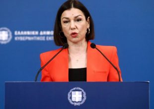 Πελώνη: «105.000 ανεμβολίαστοι άνω των 60 ετών έκλεισαν ή έκαναν πρώτη δόση»