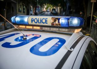 Συνελήφθη γνωστός καλλιτέχνης για παραβίαση των μέτρων κατά του κορωνοϊού