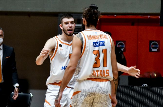 Αποθέωση για Γιαννόπουλο – Αποδοκιμασίες για Ρογκαβόπουλο