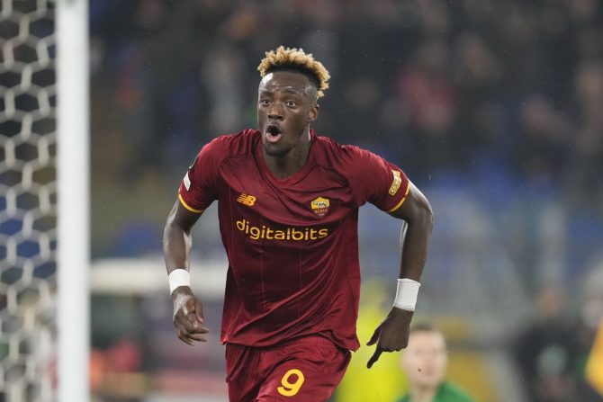 Ρόμα: Η special εμφάνιση κόντρα στην Αταλάντα για τον πόλεμο στην Ουκρανία