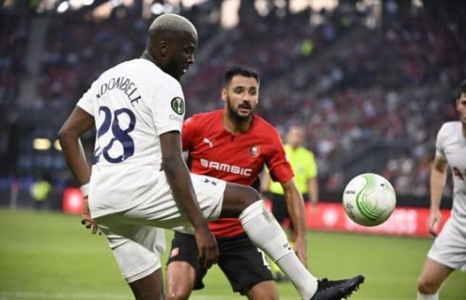 Ακυρώνεται το Τότεναμ-Ρεν, στα χαρτιά ο νικητής του αγώνα Ακυρώνεται το Τότεναμ-Ρεν, στα χαρτιά ο νικητής του αγώνα