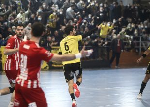 Την «γλύτωσε» ξανά ο Ολυμπιακός από την ΑΕΚΑΡΑ