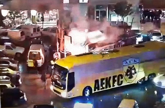 Η νύχτα έγινε μέρα για την ΑΕΚΑΡΑ στην Τρίπολη (VIDEO) Η νύχτα έγινε μέρα για την ΑΕΚΑΡΑ στην Τρίπολη (VIDEO)