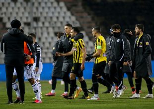 Σκασμένοι οι παίκτες της ΑΕΚ: «Έπρεπε να φύγουμε με τη νίκη»