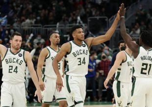 Μπακς –Μάβερικς με… διαστημικούς πόντους Γιάννη