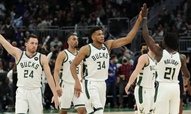 Μπακς –Μάβερικς με… διαστημικούς πόντους Γιάννη