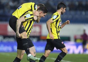 Οι παίκτες αφιέρωσαν τη νίκη σε Ατματσίδη, Κορομηλά και Νταντσένκο