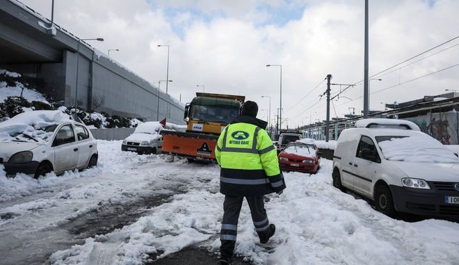 Κακοκαιρία Ελπίδα: Υποχωρούν τα φαινόμενα, παραμένουν τα προβλήματα